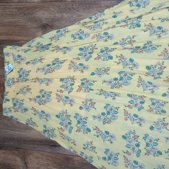 Feminine Butter Yellow Pleats Floral Long Maxi Skirt Resort Wear Romantic, Flowy - Picture 1 of 4